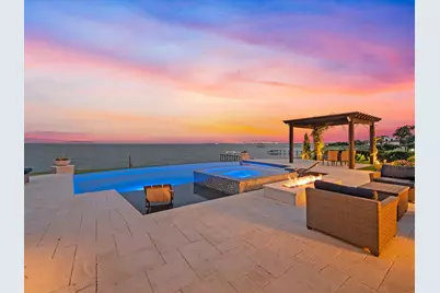 993 Sandy Court, La Porte, TX 77571 - Photo 2