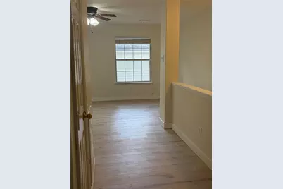 22 E Sterling Pond Circle, The Woodlands, TX 77382 - Photo 4
