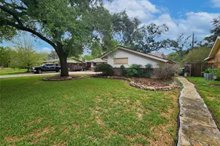 5603 Arboles Dr, Houston, TX 77035 - Photo 2