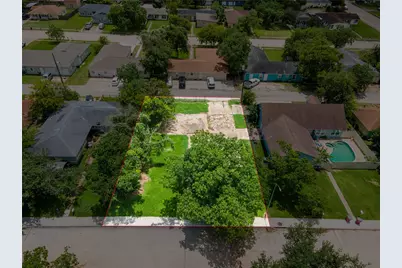 1735 W 7th Street, Freeport, TX 77541 - Photo 2