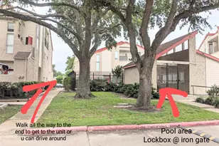 10855 Meadowglen Ln, Houston, TX 77042 - Photo 10