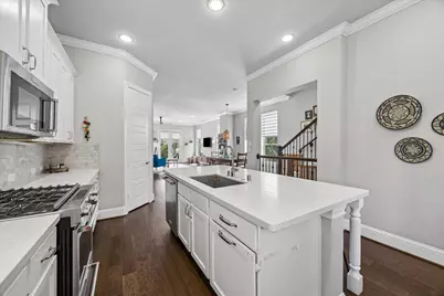 1018 Shepherd Oaks Drive, Houston, TX 77018 - Photo 18