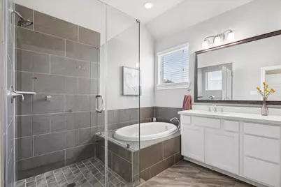 1018 Shepherd Oaks Drive, Houston, TX 77018 - Photo 24
