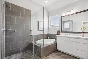 1018 Shepherd Oaks Dr, Houston, TX 77018 - Photo 24
