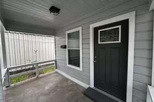 1010 Palestine St, Conroe, TX 77301 - Photo 2