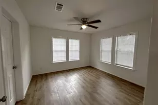 1010 Palestine St, Conroe, TX 77301 - Photo 16