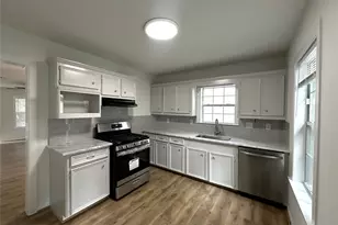 1010 Palestine St, Conroe, TX 77301 - Photo 8