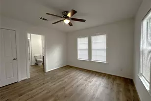 1010 Palestine St, Conroe, TX 77301 - Photo 18