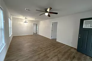 1010 Palestine St, Conroe, TX 77301 - Photo 4