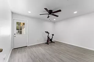 11535 Ella Lee Ln, Houston, TX 77077 - Photo 20