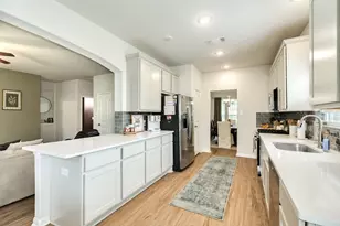 213 N Amherst Dr, West Columbia, TX 77486 - Photo 2