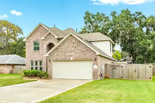 213 N Amherst Dr, West Columbia, TX 77486 - Photo 1