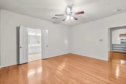 118 W Russet Grove Circle, The Woodlands, TX 77384 - Photo 10