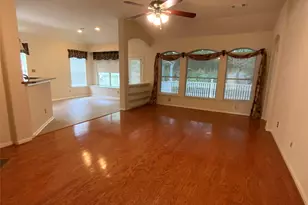 118 W Russet Grove Cir, The Woodlands, TX 77384 - Photo 4
