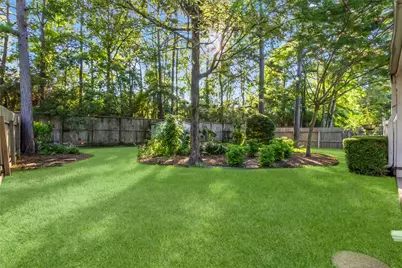 118 W Russet Grove Circle, The Woodlands, TX 77384 - Photo 4