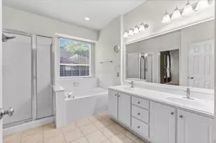 118 W Russet Grove Cir, The Woodlands, TX 77384 - Photo 34