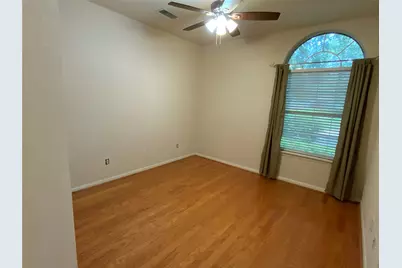 118 W Russet Grove Circle, The Woodlands, TX 77384 - Photo 12
