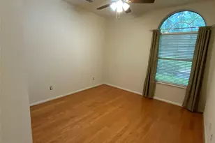 118 W Russet Grove Cir, The Woodlands, TX 77384 - Photo 12