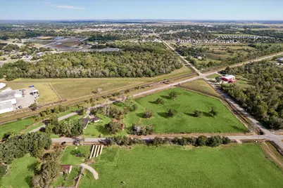 1513 County Road 210, Angleton, TX 77515 - Photo 2