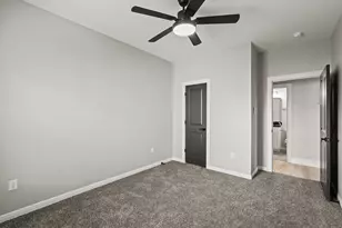 2113 St Charles St, Houston, TX 77003 - Photo 8