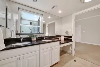 5338 Brownway Street #B19, Houston, TX 77056 - Photo 8