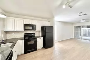 4 Marabou Pl, The Woodlands, TX 77380 - Photo 4