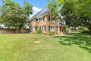 401 E Main St, Weimar, TX 78962 - Photo 2