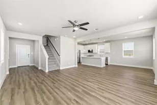 219 Orchard Laurel Dr, Alvin, TX 77511 - Photo 4