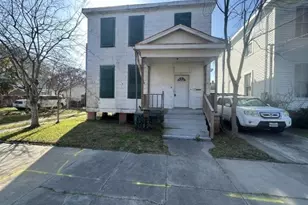 1511 37th St, Galveston, TX 77550 - Photo 1