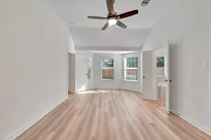 969 Garden Path Dr, Willis, TX 77378 - Photo 42