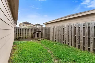 7255 Autumn Sun Dr, Houston, TX 77083 - Photo 24