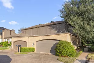 18118 Lakeside Ln, Houston, TX 77058 - Photo 2