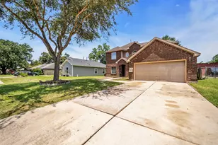 4919 Mayflower St, Houston, TX 77033 - Photo 2