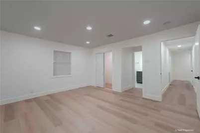 7942 Hammerly Boulevard, Houston, TX 77055 - Photo 16