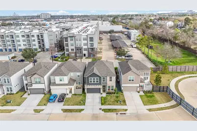 8104 Morning Melody Drive, Houston, TX 77063 - Photo 34
