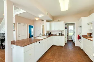 22915 Gulf Dr, Galveston, TX 77554 - Photo 12