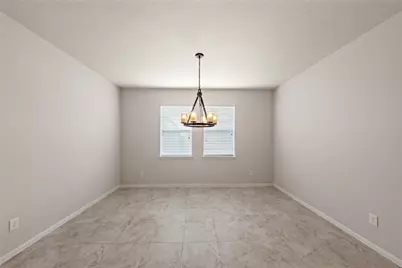 4002 Longwood Drive, Mont Belvieu, TX 77523 - Photo 4