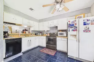 11622 Crystalwood Dr, Houston, TX 77013 - Photo 16