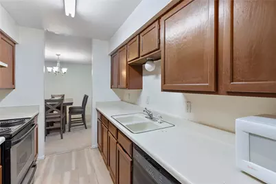 9700 Leawood Boulevard #404, Houston, TX 77099 - Photo 14