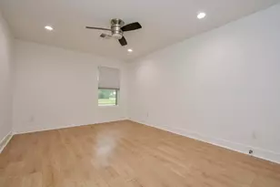 10603 Riverview Dr, Houston, TX 77042 - Photo 38