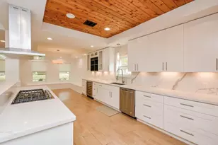 10603 Riverview Dr, Houston, TX 77042 - Photo 24