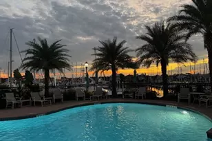 517 Mariners Dr, League City, TX 77565 - Photo 1