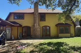 6918 Marisol Dr, Houston, TX 77083 - Photo 2