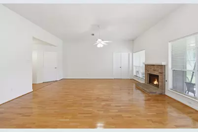 2739 S Peach Hollow Circle, Pearland, TX 77584 - Photo 10