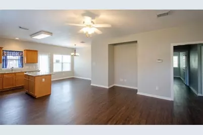 235 N Fowlkes Street, Sealy, TX 77474 - Photo 2