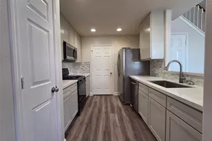 10903 Windfern Lakes St, Houston, TX 77064 - Photo 4