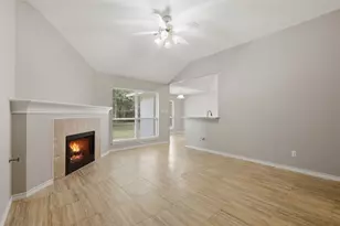 413 Brentwood Dr E, College Station, TX 77840 - Photo 4