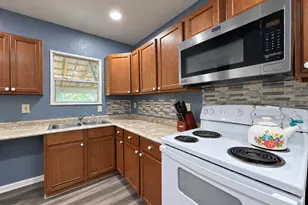 6737 E Bayou Dr, Hitchcock, TX 77563 - Photo 4