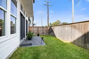 3306 W 12th St, Houston, TX 77008 - Photo 26