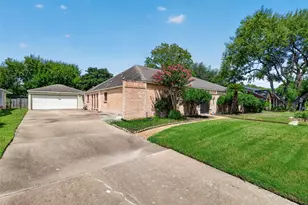 6222 Creekbend Dr, Houston, TX 77096 - Photo 2